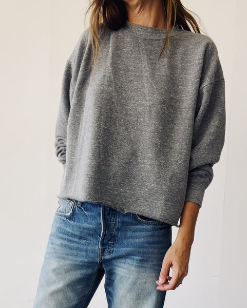 The Boxy Crop Sweatshirt PE Grey