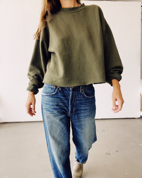 The Boxy Crop Sweatshirt Olive